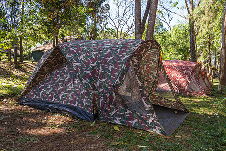 军用迷彩帐篷背景