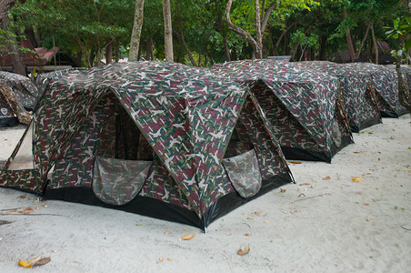 军用迷彩帐篷 野战生存的隐形守护者